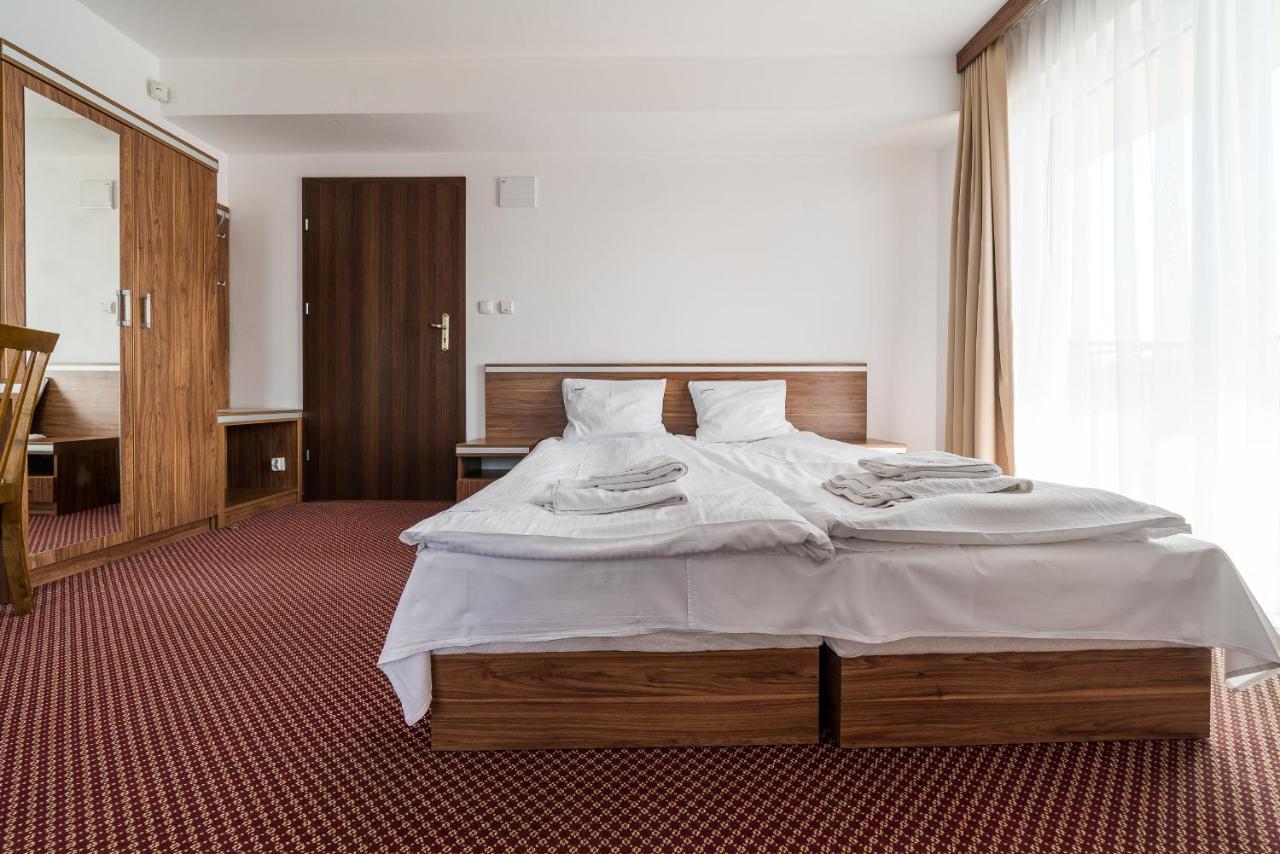 Adamar Jastrzebia Gora Bed & Breakfast Exterior photo