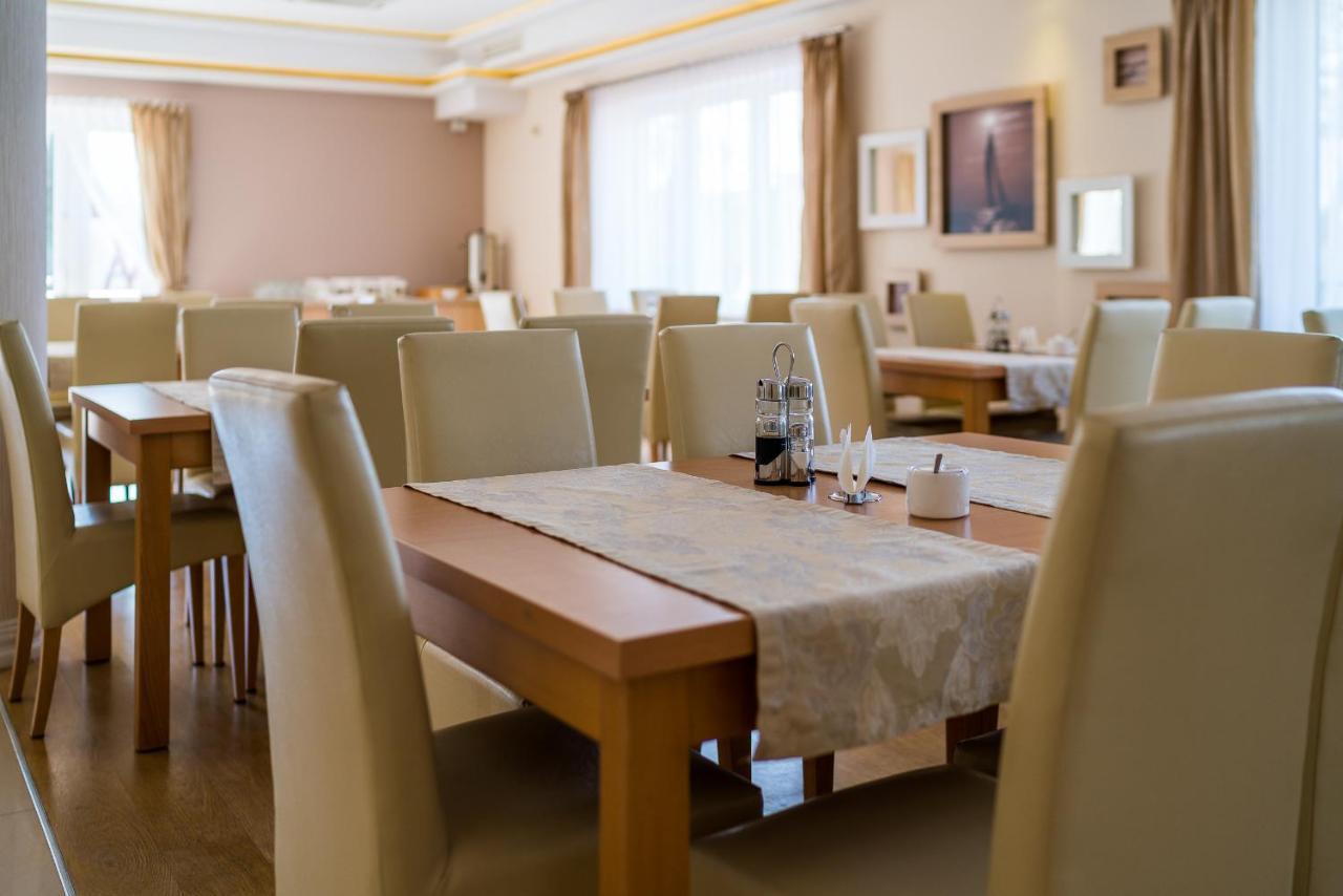 Adamar Jastrzebia Gora Bed & Breakfast Exterior photo