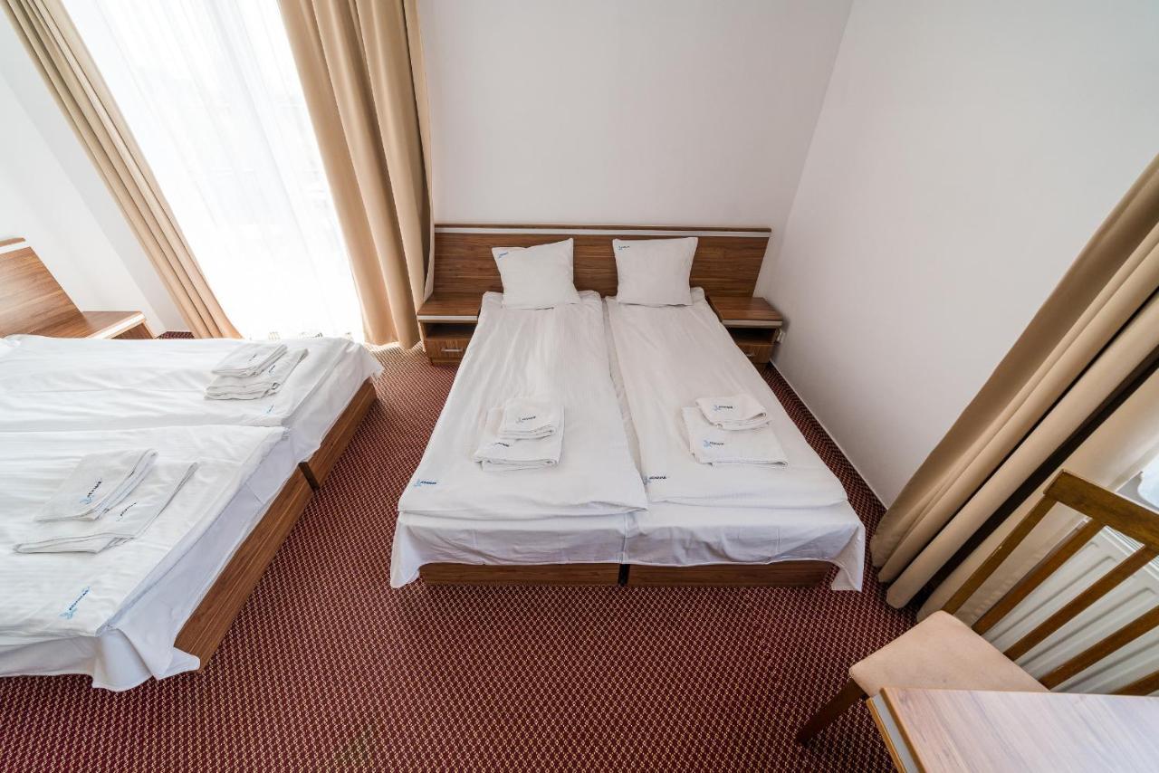 Adamar Jastrzebia Gora Bed & Breakfast Exterior photo